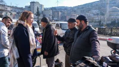 CHP Hatay Milletvekili Nermin Yıldırım Kara, Belen’de bulunan semt pazarını