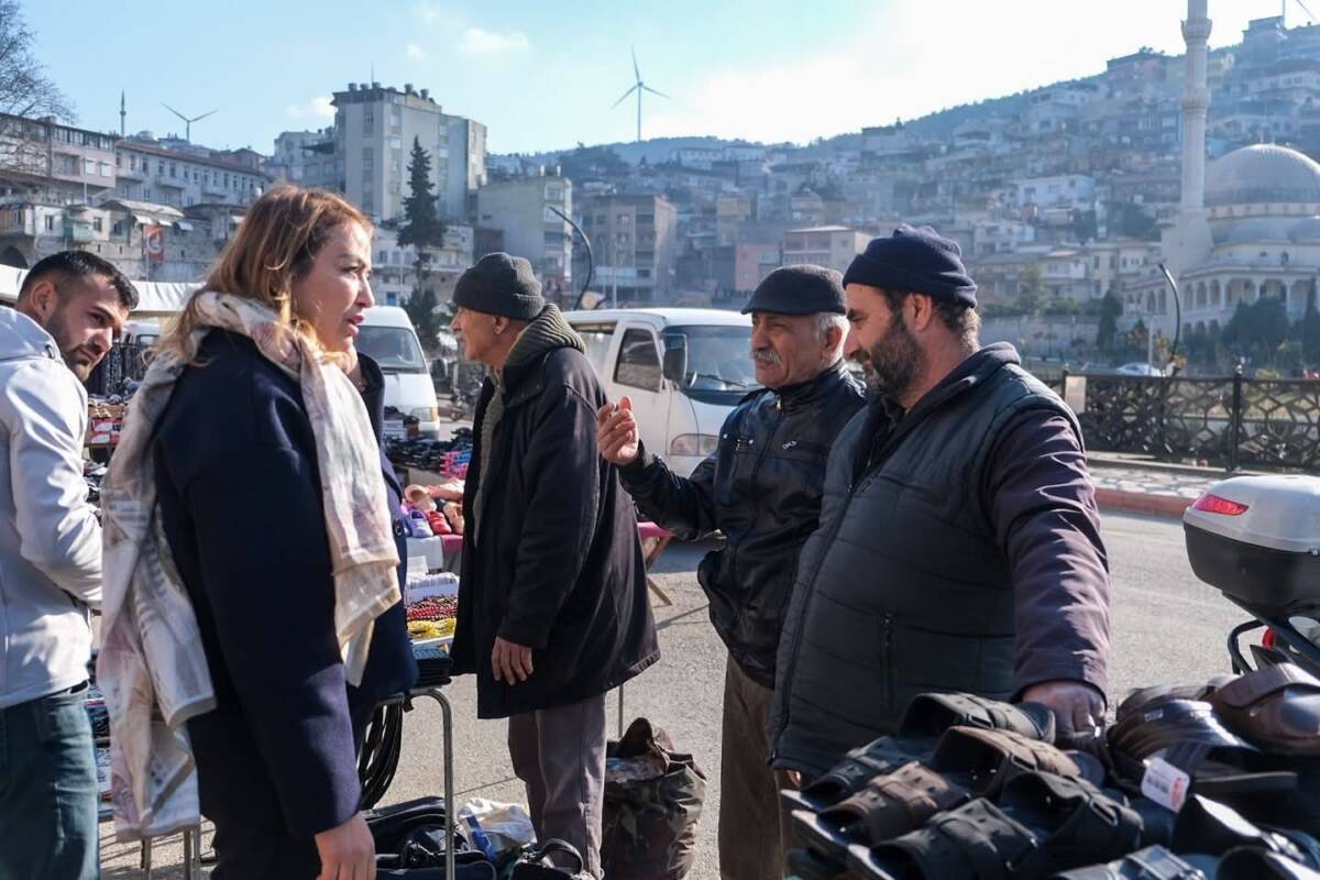 CHP Hatay Milletvekili Nermin Yıldırım Kara, Belen’de bulunan semt pazarını