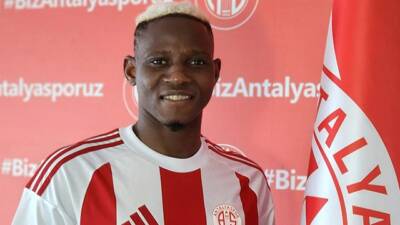 Antalyaspor’un tecrübeli forveti Moussa Djenepo, Beşiktaş maçında gördüğü sarı kart