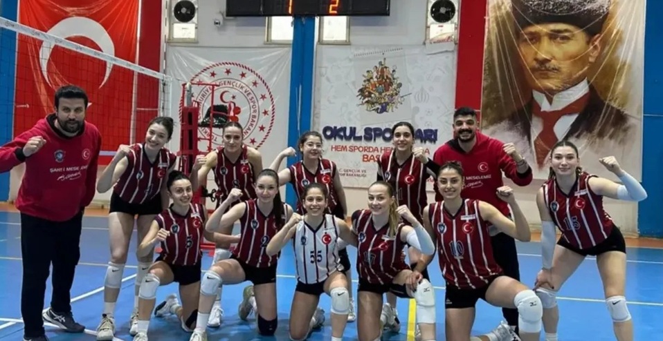 Hatay Kadın Voleybol Takımı, Gaziantep Spor karşısında aldığı galibiyetle büyük