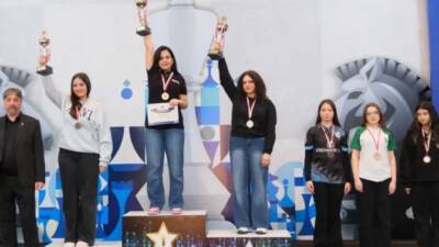 Türkiye Yıldızlar ve Küçük Kızlar Satranç Şampiyonası'nda mücadele eden Hataylı