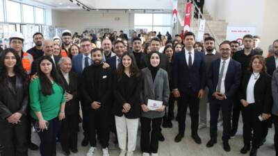 İskenderun Teknik Üniversitesi (İSTE) Mimarlık Fakültesi İç Mimarlık Bölümü öğrencileri,