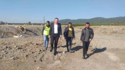 Hatay’ın Erzin ilçesinde, şehri yağmur ve sel sularına karşı korumak