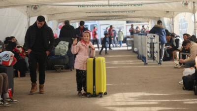 Hatay'da bulunan Cilvegözü Sınır Kapısı’ndan ailesiyle birlikte ülkesine dönen 11