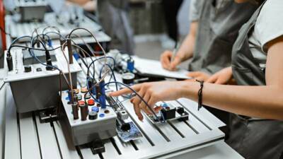 En çok tercih edilen mühendislik alanlarından biri elektrik-elektronik oluyor. Elektrik