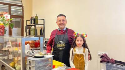 Tarihi Nedim Usta humus salonu yarınlarını sağlam inşa ediyor. Humus