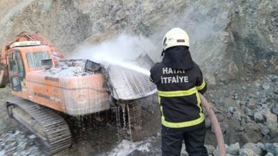 Hatay'ın Samandağ ilçesi Sutaşı Mahallesi'nde hafriyat çalışması sırasında bir iş