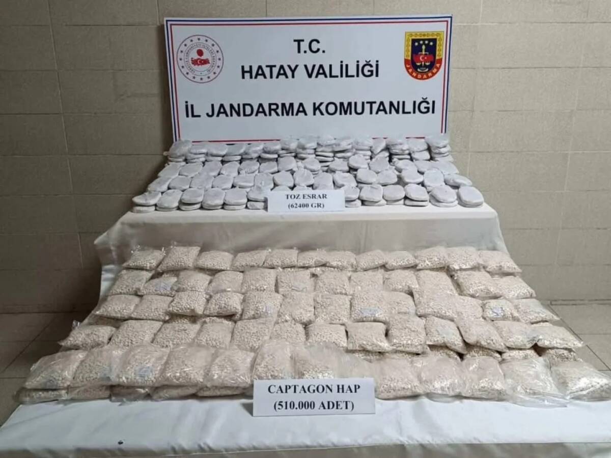 Hatay’ın Altınözü ilçesinde gerçekleştirilen uyuşturucu operasyonunda, 510 bin captagon hap