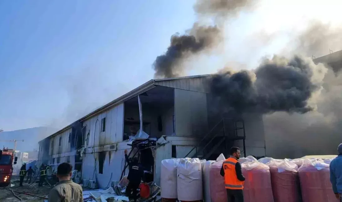 Hatay’ın Antakya ilçesi Emek Mahallesi’nde bulunan bir şantiye alanındaki konteyner