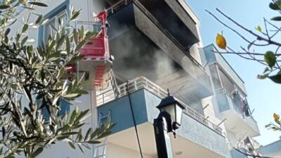 
Hatay’ın Arsuz ilçesine bağlı Madenli Mahallesi'nde bulunan 4 katlı bir