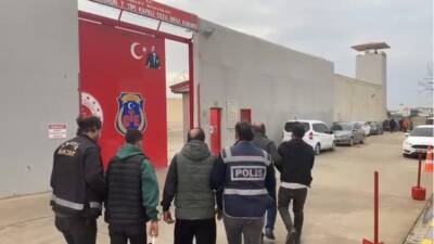 Hatay Emniyet Müdürlüğü ekipleri, hakkında kesinleşmiş hapis cezası bulunan şahısların
