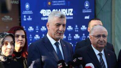 Hatay’da düzenlenen TOKİ konutları teslim törenine katılan Ticaret Bakanı Ömer