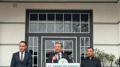 CHP Genel Başkanı Özgür Özel Hatay ziyaretinde barınmaya dikkat çekerek