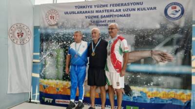 Hataylı milli yüzücü Kamil Köseoğlu, Edirne’de düzenlenen Uluslararası Uzun Kulvar