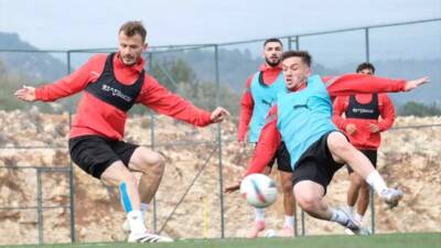 Hatayspor, 16 Şubat'ta oynayacağı Alanyaspor maçına hazırlanmak için Erdemli'de yoğun