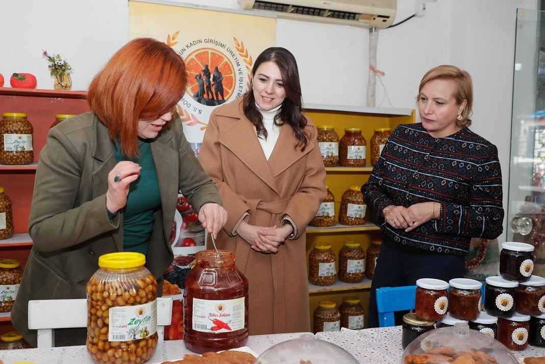 Hatay Valisi ve Dörtyol Kaymakamı eşleri, Dörtyol ilçesinde kadın kooperatiflerine