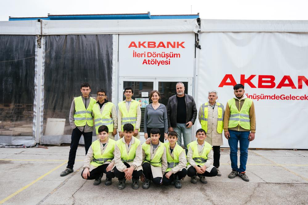 Akbank, Türkiye ve Avrupa’nın en kapsamlı ileri dönüşüm projesi “Dönüşümde