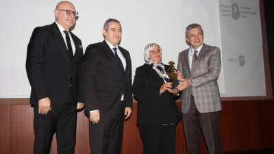 Antalya’da düzenlenen törende,ATAV bünyesinde faaliyet gösteren Antalya Kadın Müzesi’nin organize