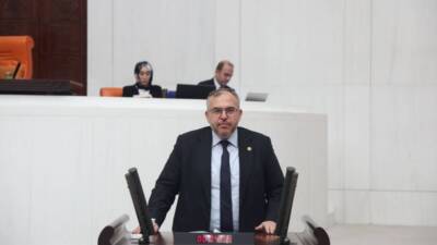 Saadet Partisi Hatay Milletvekili Necmettin Çalışkan, depremde hurdaya ayrılan araçların