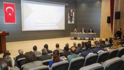 Hatay Valisi Mustafa Masatlı başkanlığında düzenlenen İl Hayvanları Koruma Kurulu