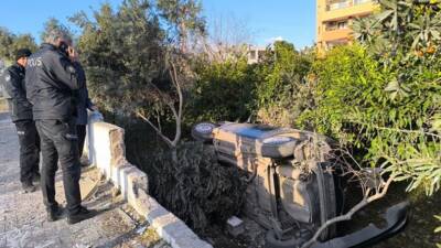 Hatay’ın Dörtyol ilçesinde meydana gelen trafik kazasında, kontrolden çıkan bir
