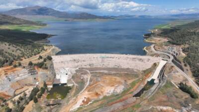 Hatay’ın Hassa ilçesinde, deprem hasarlarının giderilmesi kapsamında sulama sistemlerinin modernizasyonunu