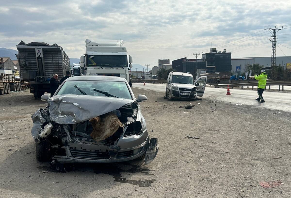 Hatay’ın Dörtyol ilçesinde meydana gelen trafik kazasında ağır yaralanan kişi,
