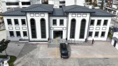 Asrın felaketinde ağır hasar alan Hatay’da, kamu binalarının yeniden inşası