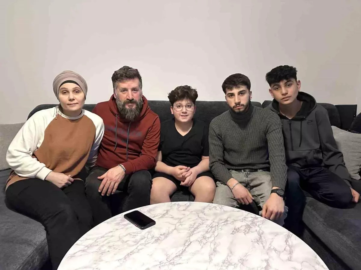 Almanya'nın Hamburg yakınlarındaki Pinneberg kasabasında yaşayan Hataylı Arol ailesine yönelik