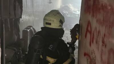 Hatay’ın Antakya ilçesinde, Akevler Mahallesi’ndeki bir şantiye alanında yangın meydana