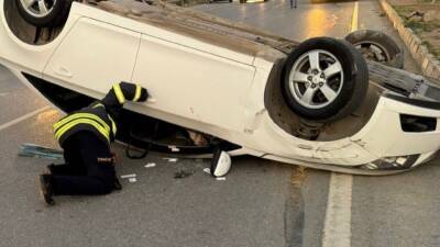 Refüje bindiren otomobil takla attı    İskenderun-Arsuz yolundaki kazada bir