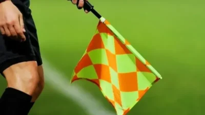 FIFA, futbolun en çok tartışılan kurallarından biri olan ofsayt konusunda