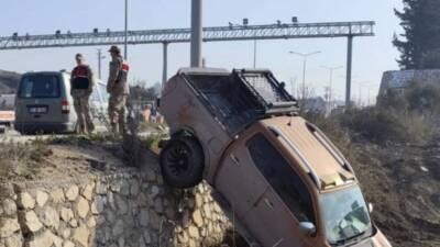 Ölü, Yaralı Yok          Antakya-Samandağ yolunun 10.km’sinde iki aracın