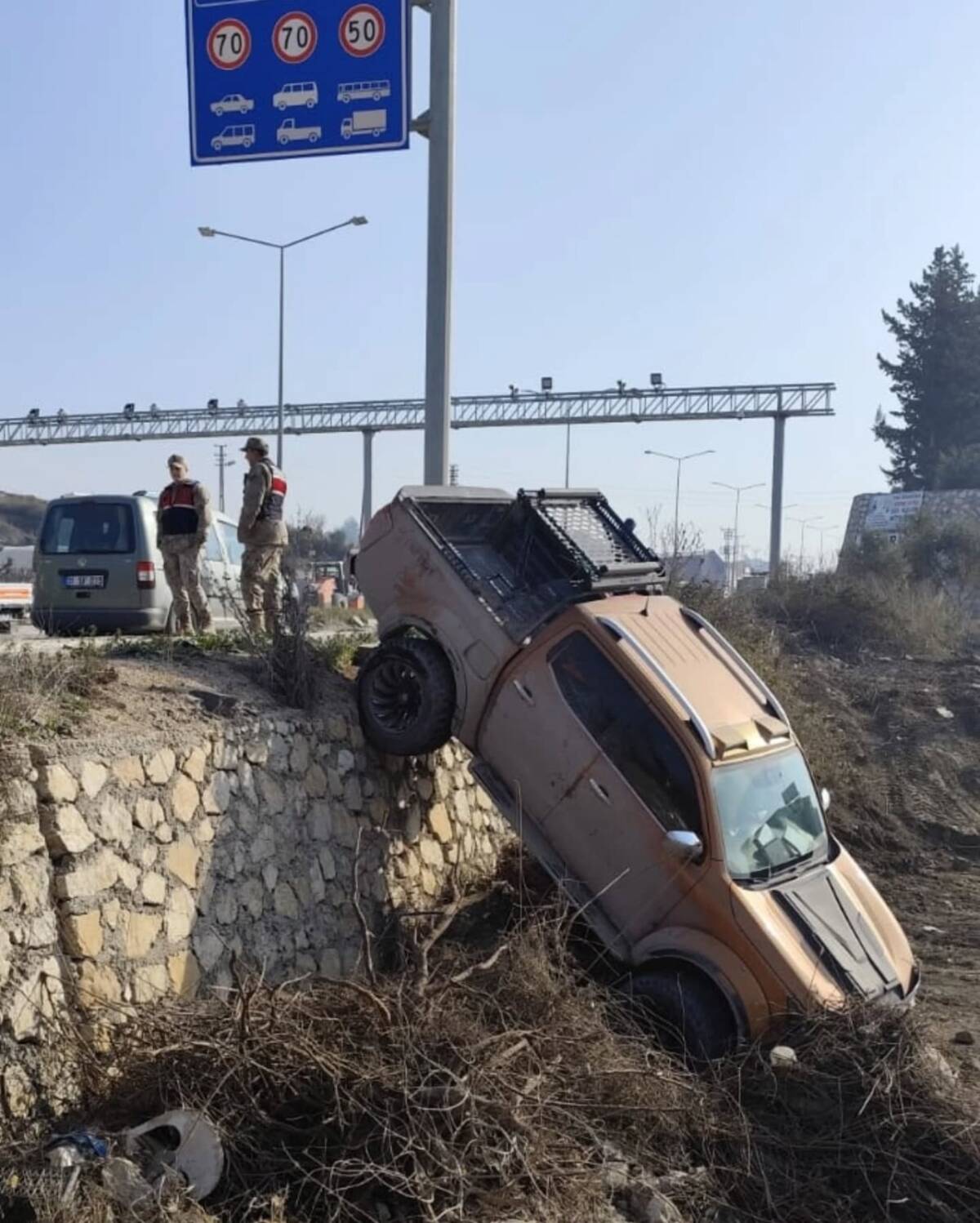 Ölü, Yaralı Yok          Antakya-Samandağ yolunun 10.km’sinde iki aracın