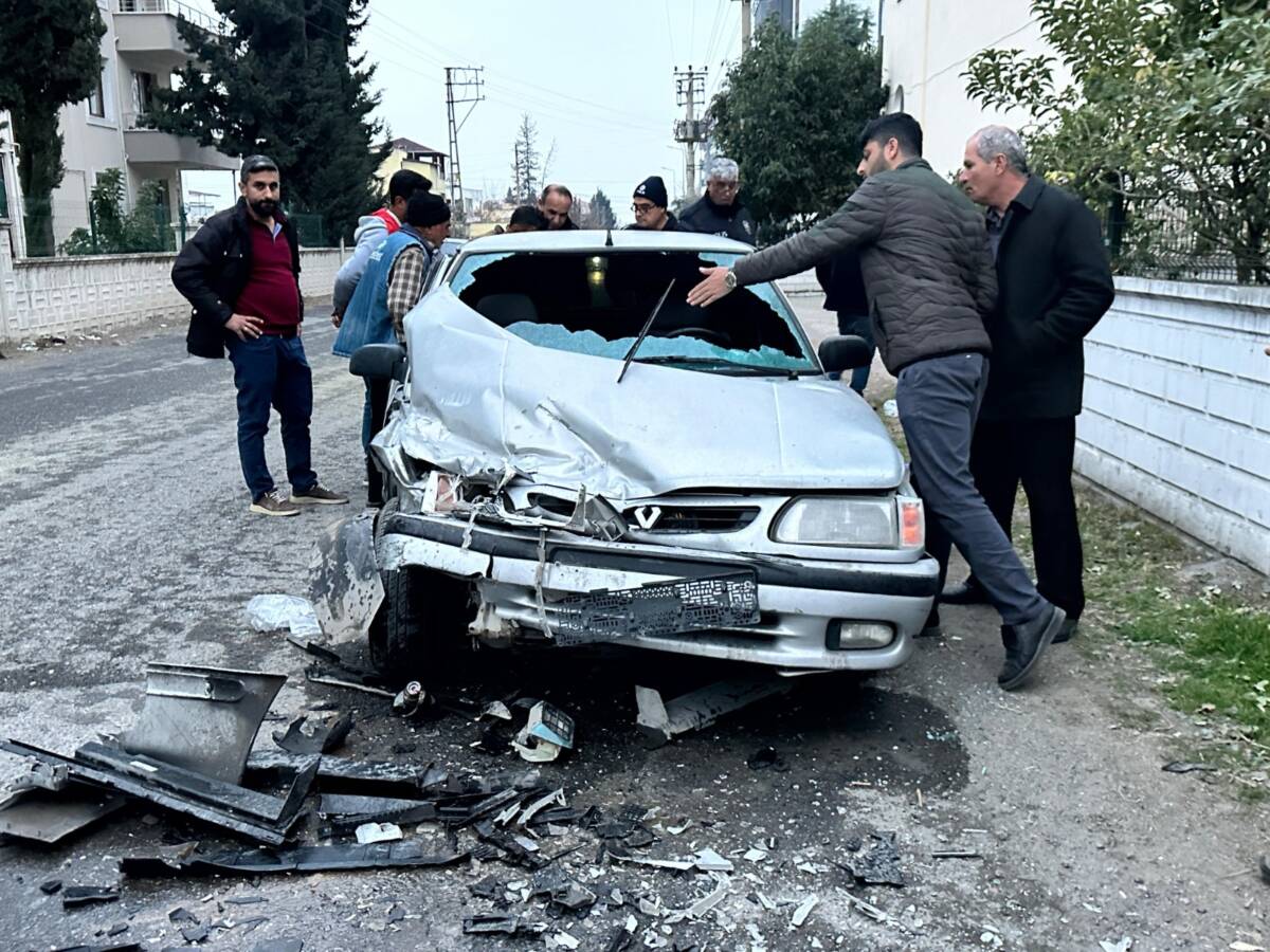 Hatay’ın Dörtyol ilçesinde meydana gelen trafik kazasında 9 kişi yaralandı.