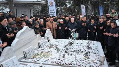 Eski başbakan Necmettin Erbakan’ın vefatının 14. yılı dolayısıyla, Zeytinburnu’nda düzenlenen