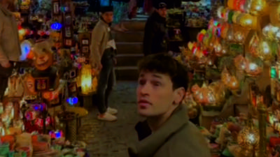 Antakyalı müzisyen Ragıb Narin, 6 Şubat depremlerinin yıl dönümünde anlamlı