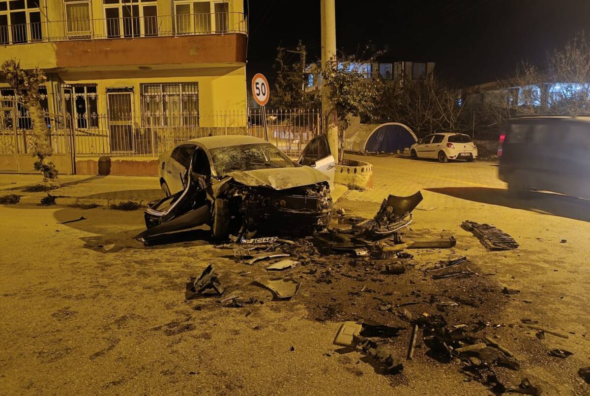Hatay’ın Samandağ ilçesinde meydana gelen trafik kazasında 5 kişi yaralandı.