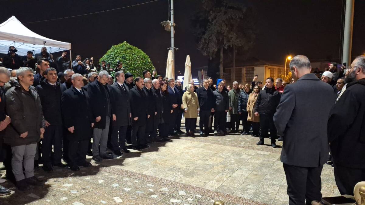 6 Şubat depremlerinin 2. yıl dönümünde, felaketin yaşandığı saat olan