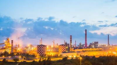 Türkiye'nin en büyük entegre çelik üretim tesisi olan İsdemir, büyüme