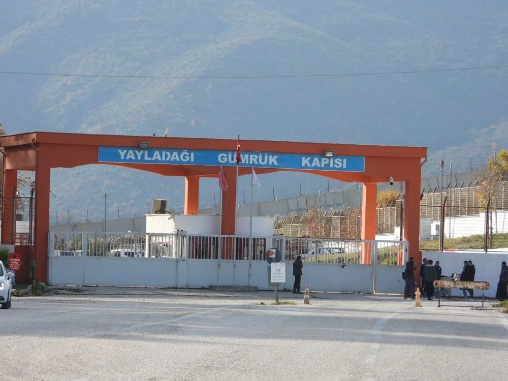 Yayladağı Belediye Başkanı Mehmet Yalçın, ilçenin altyapı ve üstyapı çalışmalarının