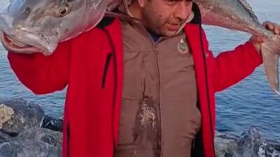 Hatay’ın Dörtyol ilçesinden İskenderun Körfezi’ne açılan amatör balıkçı Mehmet Çalbaş,