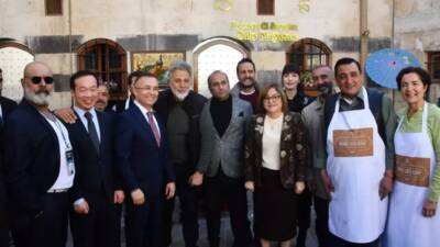   Gaziantep’in tarihi ve turistik mekanlarında çekimleri süren ‘Sonradan Gurme’