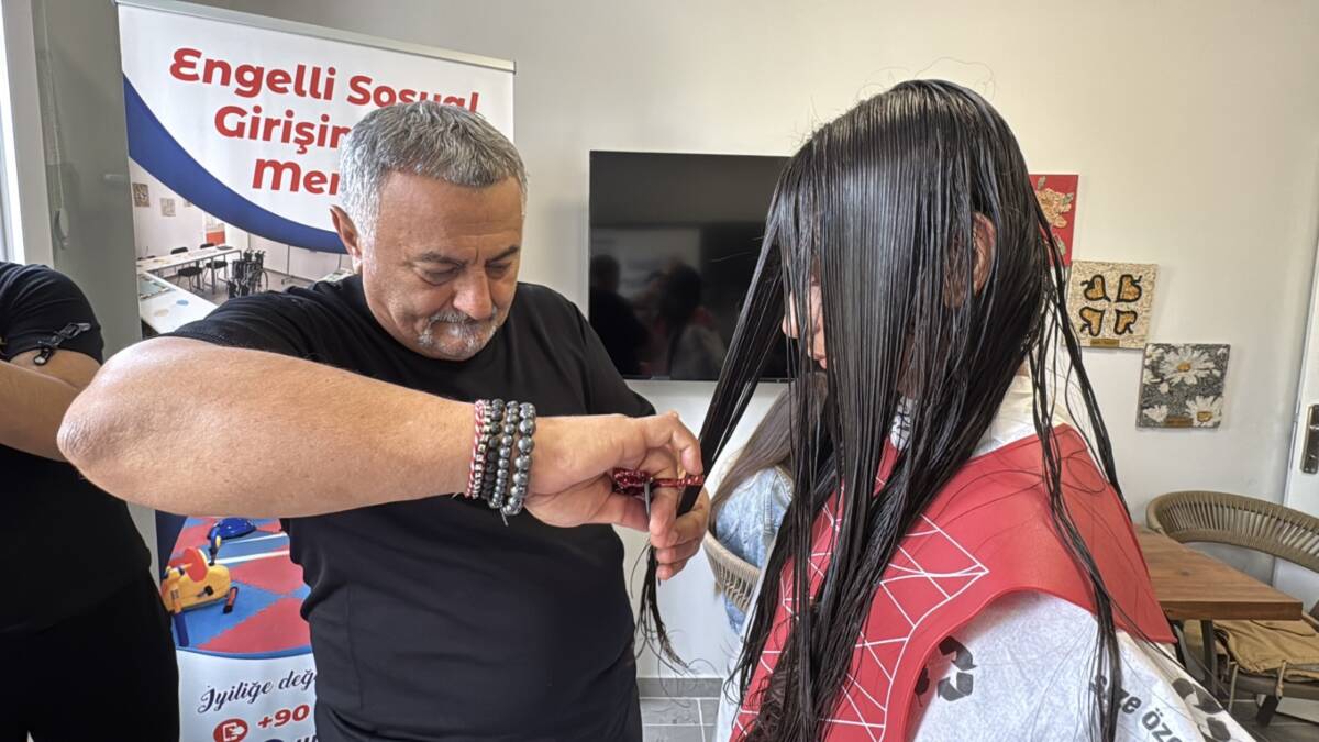 Hatay’da, 6 Şubat 2023’te meydana gelen depremler sonrası yetim ve