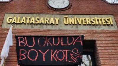 Galatasaray Üniversitesi öğrencileri, İstanbul Büyükşehir Belediye Başkanı Ekrem İmamoğlu ve