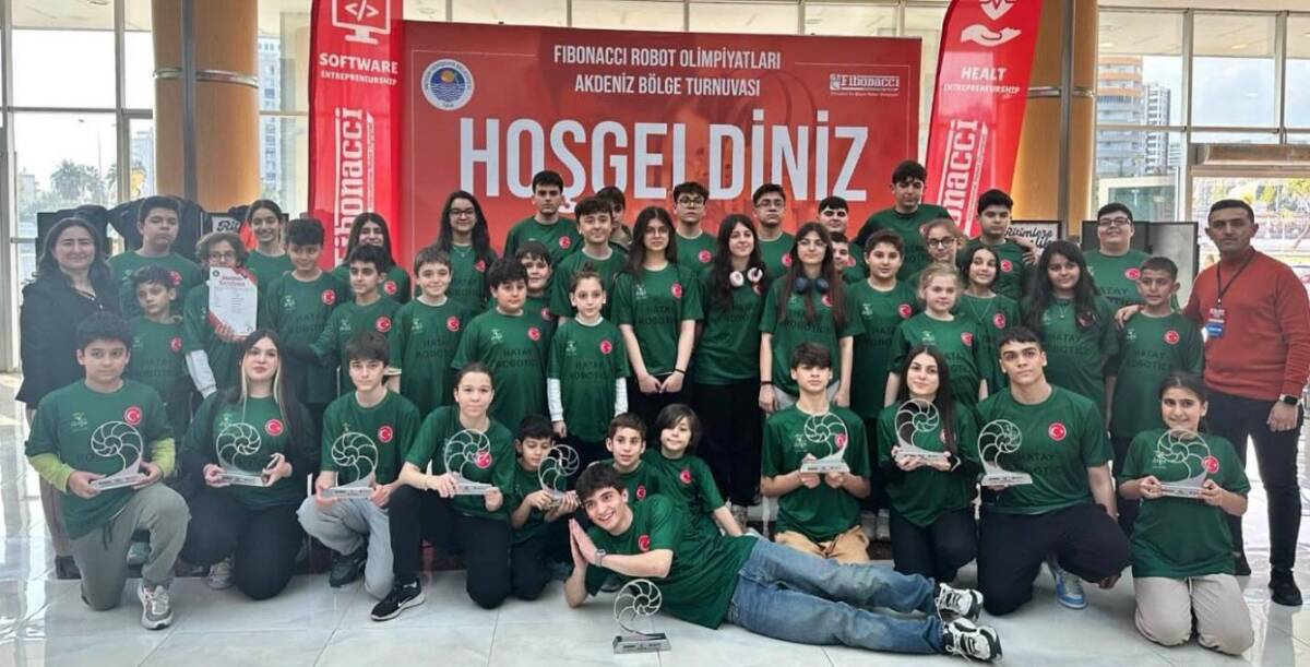 Hatay Doğa Koleji öğrencileri, Robotik Akdeniz Bölge Şampiyonası’nda elde ettikleri