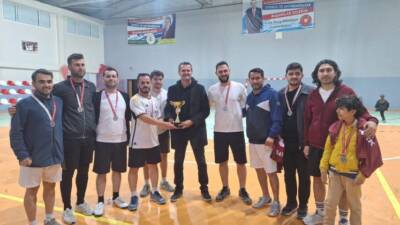 Altınözü Kaymakamlığı tarafından düzenlenen kurumlar arası futsal turnuvası, oynanan final