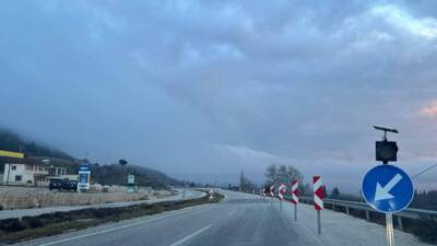 Yol Kenarında Çökme Meydana Geldi Antakya-Yayladağı karayolunda Best Petrol önü