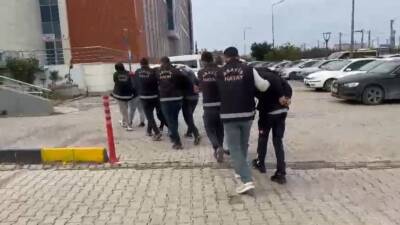 Hatay Emniyet Müdürlüğü, aranan şahısların yakalanmasına yönelik yürütülen başarılı operasyonlarla