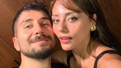 Kızılcık Şerbeti dizisinin sevilen oyuncusu Sıla Türkoğlu, sevgilisi Ata Ayyıldız‘ı